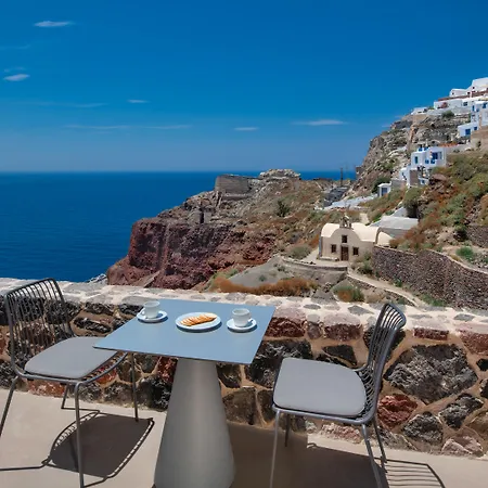 Willa Old Castle Oia